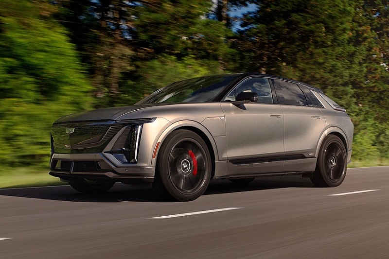 Спортивный кроссовер Cadillac Lyriq-V: трековый режим и уникальный саундтрек