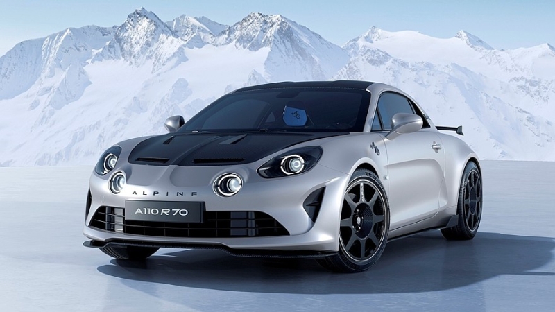 Бензиновый Alpine A110 вступает в последний год производства в новых версиях R 70 и GTS