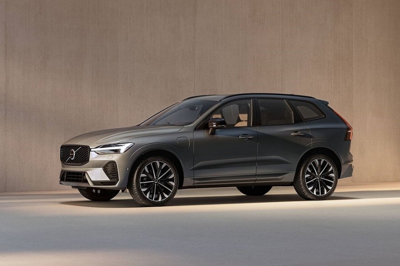 Бестселлер Volvo XC60 обновился в стиле старшего кроссовера Volvo XC90