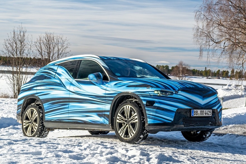 Электрический Mercedes-Benz GLC показался на первых официальных фотографиях